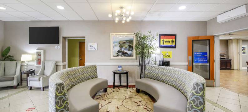 不伦瑞克贝斯特韦斯特优质套房酒店(Best Western Plus Brunswick Inn  Suites)图片