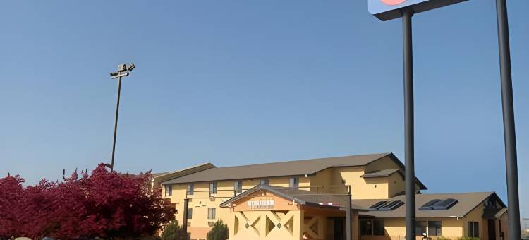 哈钦森温德姆速8酒店(Super 8 by Wyndham Hutchinson)图片