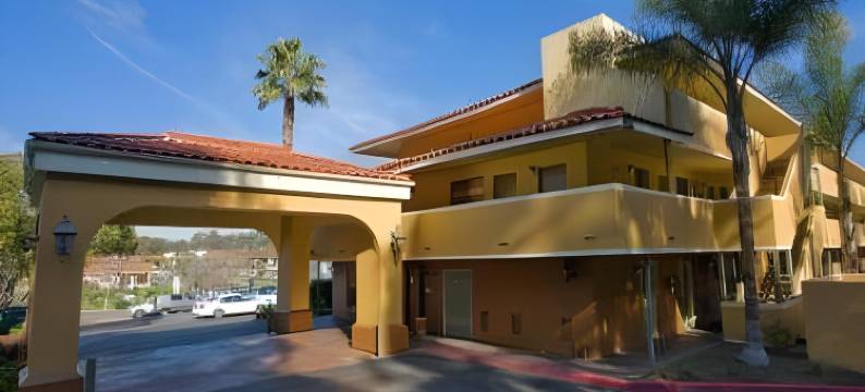 恩西尼塔斯月光海滩戴斯酒店(Days Inn by Wyndham Encinitas Moonlight Beach)图片