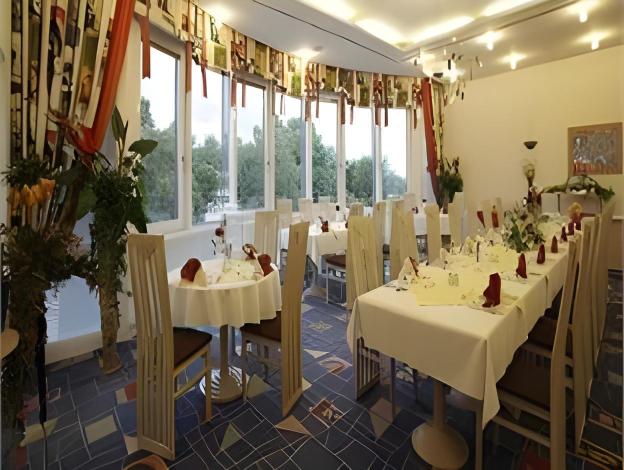 Business-Hotel Artes Over view