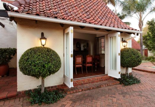 Brooklyn Manor Hotel Overview