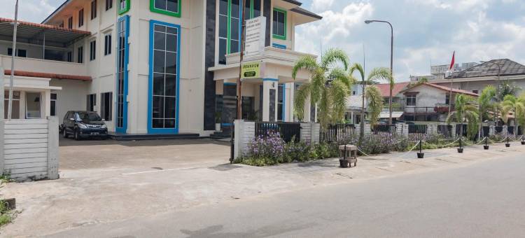 红门旗下-乌尔班维尤酒店-达彭蓬蒂亚纳克(Urbanview Hotel Syariah Dapen Pontianak by RedDoorz)图片