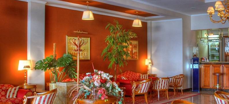 红皇家酒店(Red Royal by Undersun Hotel)图片