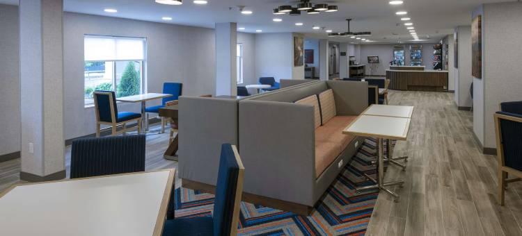 诺顿汉普顿酒店(Hampton Inn Norton)图片