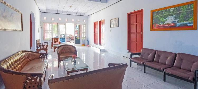 O酒店阿尔维尼旅舍-近巴朗尼帕堡(Hotel O Wisma Arwini Syariah Near Benteng Balangnipa)图片
