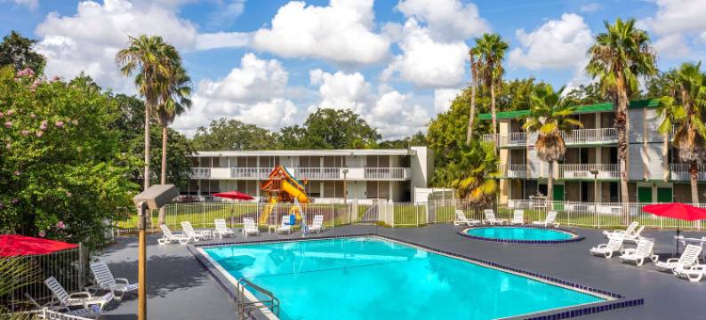 奥兰多布埃纳维斯塔湖南呗盟酒店(Baymont by Wyndham Orlando Lake Buena Vista South)图片