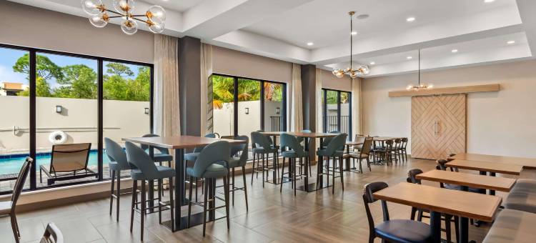 斯图尔特-哈钦森岛舒适套房酒店(Comfort Suites Stuart-Hutchinson Island)图片