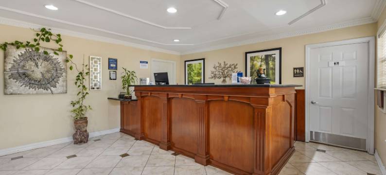 皮尼伍兹贝斯特韦斯特酒店(Best Western Pineywoods Inn)图片