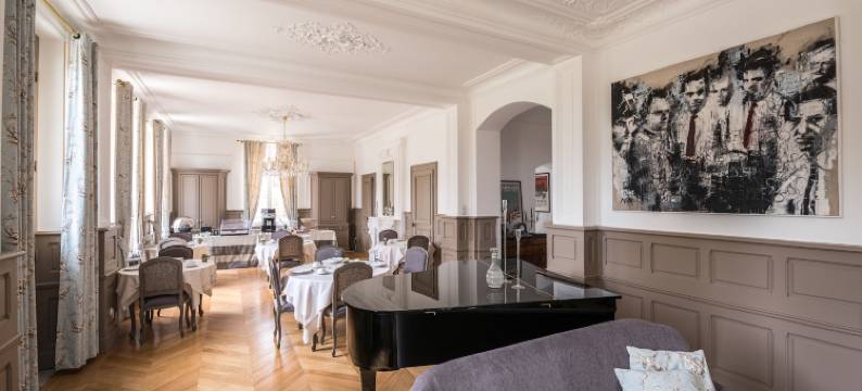 蒙塔贝特木屋酒店(Château de Montabert)图片