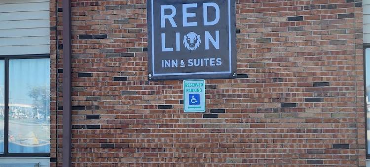 彭顿海滩红狮套房酒店(Red Lion Inn & Suites Pontoon Beach)图片