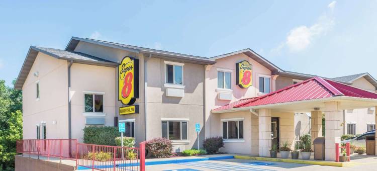 温德姆速8酒店-布卢明顿大学区(Super 8 by Wyndham Bloomington University Area)图片