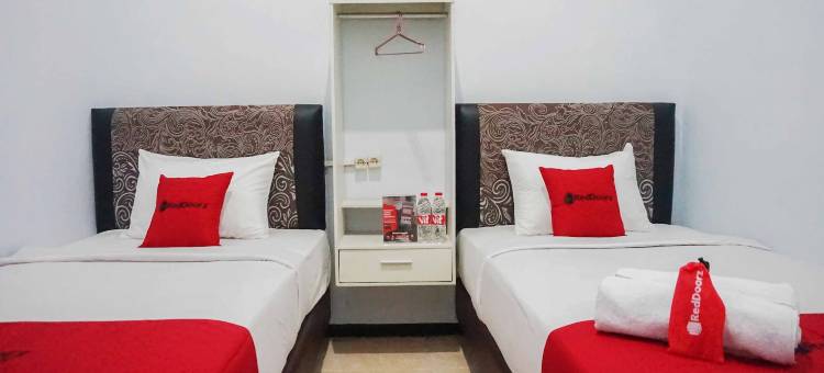 红多兹酒店-近玛琅维罗德罗梅2号(RedDoorz Near Velodrome Malang 2)图片