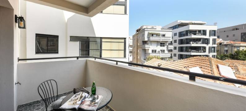 时尚2BD Bauhaus公寓带阳台(Stylish 2Bd Bauhaus Apt w Balcony)图片