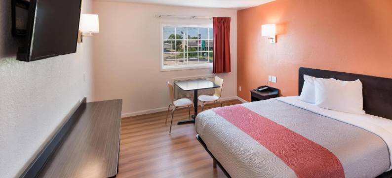 俄亥俄州罗斯福德 6 号汽车旅馆(Motel 6 Rossford, Oh)图片