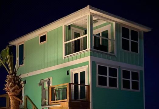 Cornerstone Beachside Cottage Hotel Overview