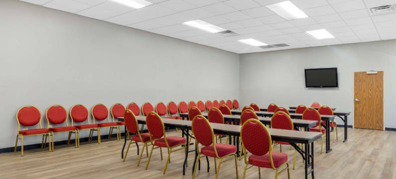 蒙特雷I-40品质套房酒店(Quality Inn & Suites Monterey I-40)图片