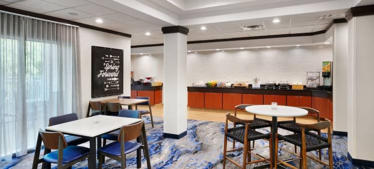 海恩斯维尔斯图尔特堡万枫酒店(Fairfield Inn & Suites Hinesville Fort Stewart)图片