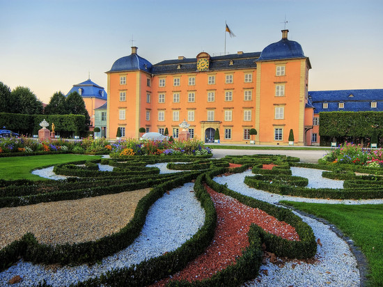 噶尼奔驰别墅酒店