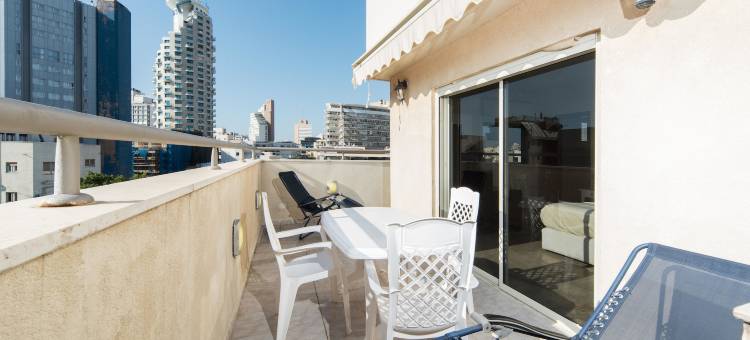 距离海滩3分钟的宽敞复式公寓带露台(Spacious Duplex with Terrace 3-Min from the Beach)图片