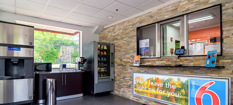 纽约埃姆斯福尔德白原 6 号汽车旅馆(Motel 6 Elmsford, NY - White Plains)图片