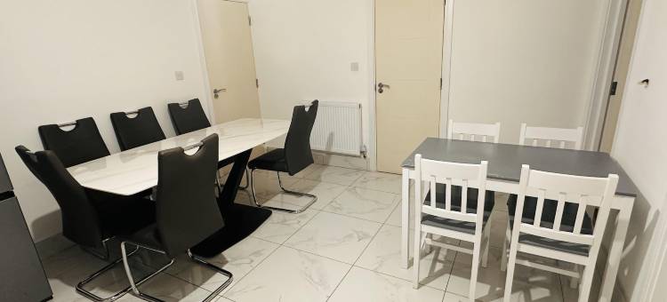 6卧3浴之家 - 可住14人 & 免费停车(6-bed 3-bath Home - Sleeps 14 & Free Parking)图片