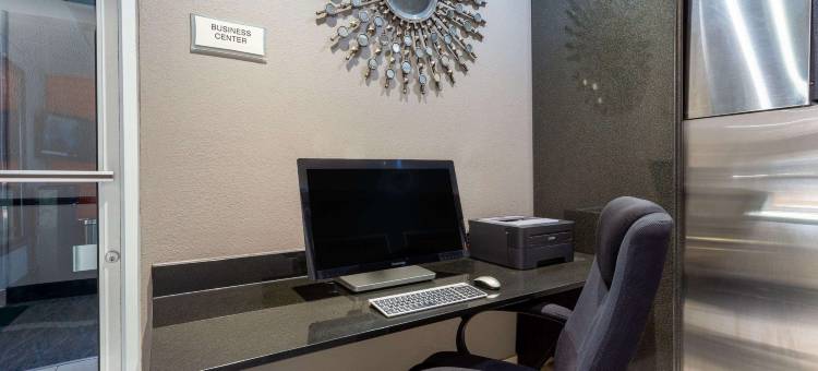 哥伦布西希利亚德拉昆塔温德姆套房酒店(La Quinta Inn & Suites by Wyndham Columbus West - Hilliard)图片