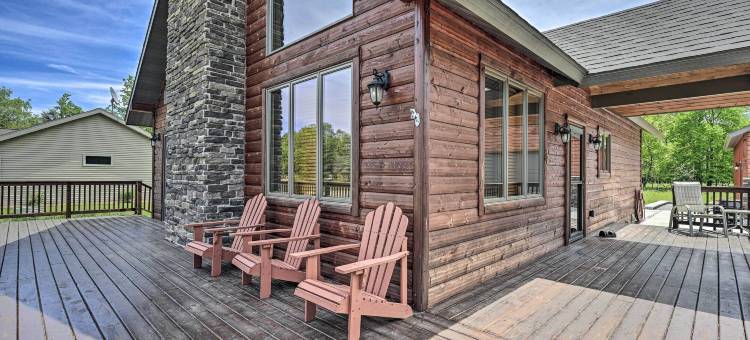 距离Sand Valley 1英里，距离海滩1块的小木屋(Cabin 1 Mi to Sand Valley, 1 Block to Beach)图片