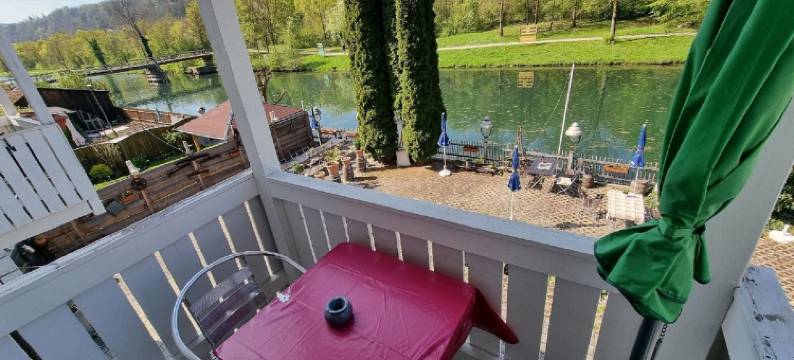 阿尔特米尔咖啡馆，克里姆希尔德宾馆度假公寓，临水而居(Cafe Altmühl, Ferienwohnungen Gästehaus Krimhilde Direkt am Wasser)图片