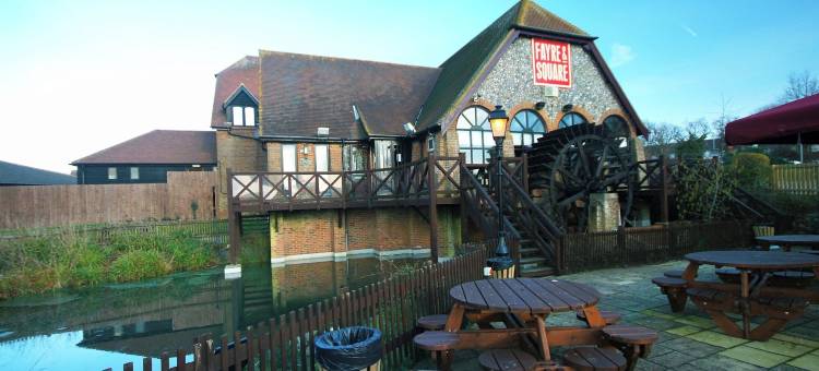 伊斯特本普瑞米尔酒店(Premier Inn Eastbourne)图片