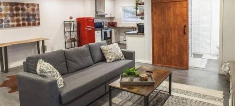 Relax & Enjoy This Spacious Gem in Easy Location图片
