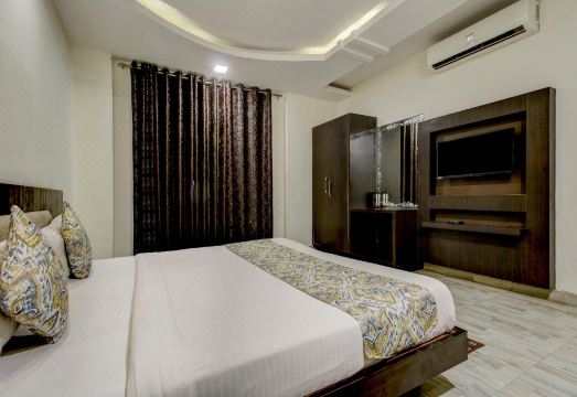 FabHotel Csfc Hotel Overview