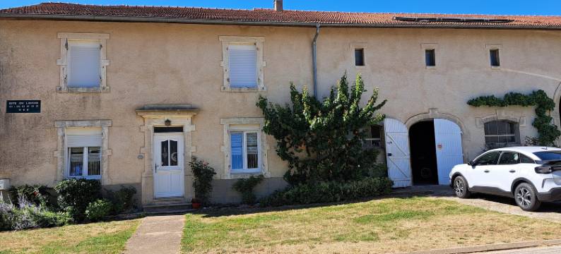House near Lac de Madine with Historic Charm图片