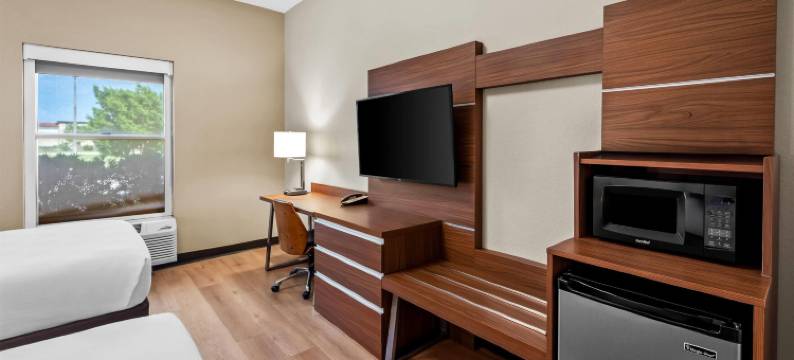 迈尔斯堡戴斯套房酒店-近捷蓝公园(Days Inn & Suites by Wyndham Fort Myers Near JetBlue Park)图片