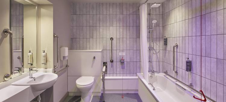 斯特拉特福埃文河中心普瑞米尔酒店(Premier Inn Stratford-Upon-Avon Central)图片