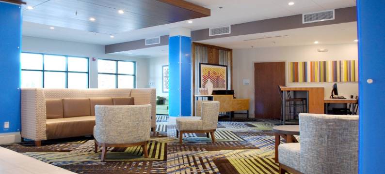 怀特霍尔洲际智选假日套房酒店(Holiday Inn Express & Suites WHITE HALL by IHG)图片