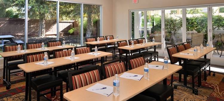 Best Western Plus Black Oak图片