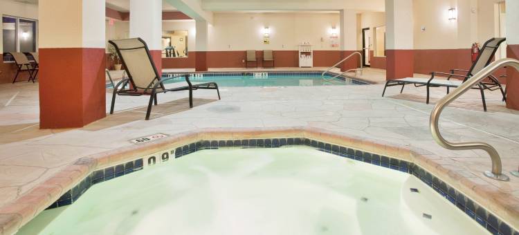 布恩维尔智选假日酒店(Holiday Inn Express Boonville)图片