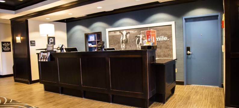 莎朗欢朋酒店(Hampton Inn & Suites Sharon)图片