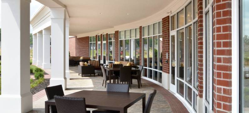 扬斯敦坎菲尔德万怡酒店(Courtyard Youngstown Canfield)图片