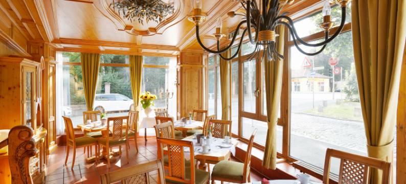 祖姆黄金奥森,城堡花园酒店&旅馆(Hotel Zum Goldenen Ochsen am Schlossgarten)图片