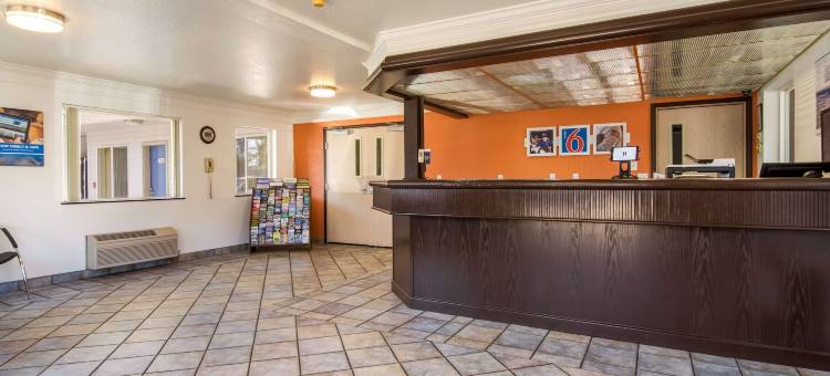 205波特兰6号购物汽车旅馆(Motel 6 Portland, or  Mall 205)图片