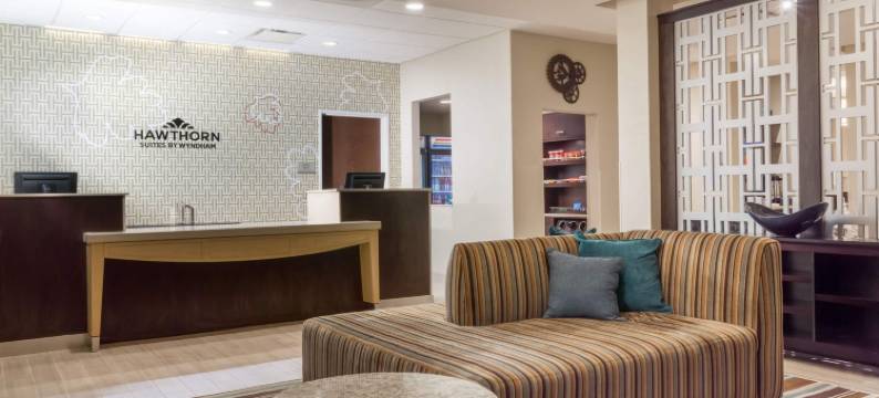 威灵特里德尔菲亚高地浩枫温德姆公寓(Hawthorn Suites by Wyndham Wheeling at the Highlands)图片