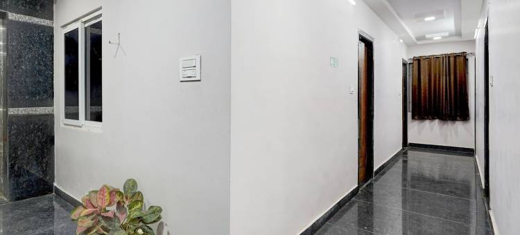 豪华迷你绕城内洛尔路(Super OYO Collection O Mini Bypass Nellore Road Formerly Amr Guest Inn)图片