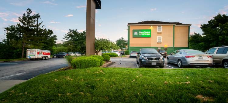 圣路易斯县霍姆汤酒店-机场/北林德伯格(HomeTowne Studios by Red Roof St. Louis - Airport/ N Lindbergh)图片