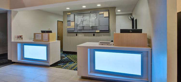 佩托斯基智选假日套房酒店(Holiday Inn Express & Suites PETOSKEY by IHG)图片