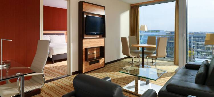 杜塞尔多夫万怡酒店(Courtyard by Marriott Duesseldorf Hafen)图片