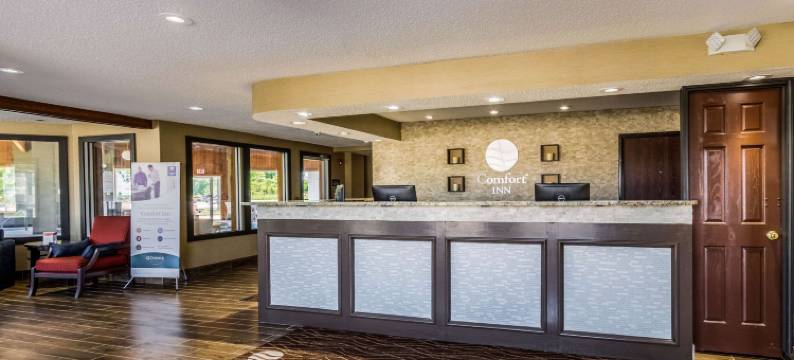 桑达斯基诺瓦克舒适酒店(Comfort Inn Norwalk - Sandusky)图片