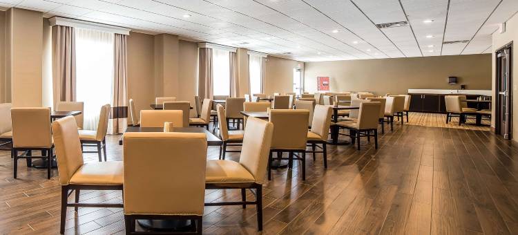 弗纳尔-国家公园区舒适套房酒店(Comfort Inn & Suites Vernal - National Monument Area)图片