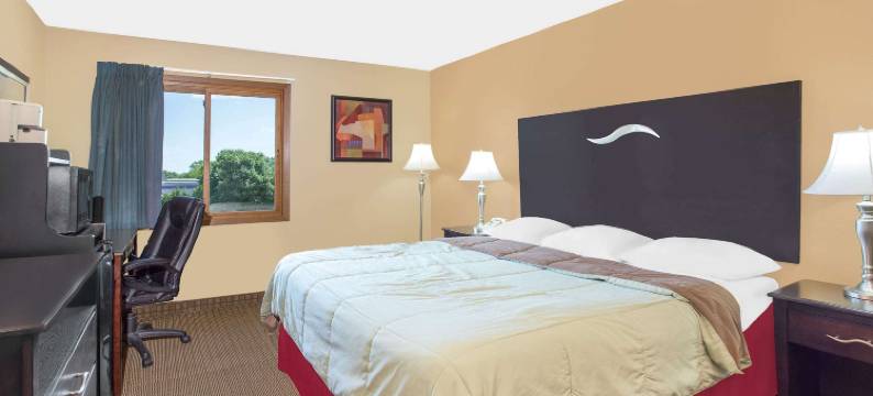 希博根速8酒店(Super 8 by Wyndham Sheboygan WI)图片