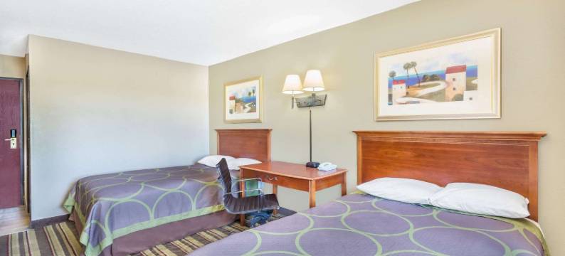 蒂尔顿-威尼皮索科湖速8酒店(Super 8 by Wyndham Tilton/Lake Winnipesaukee)图片